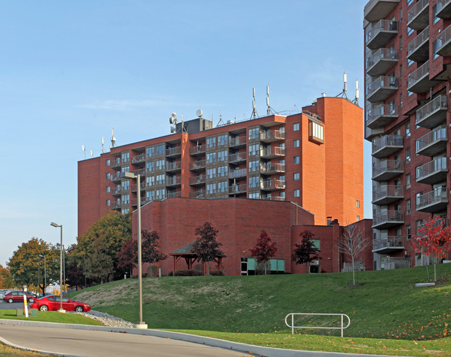 Tekoa Manor in Whitby, ON - Building Photo - Building Photo