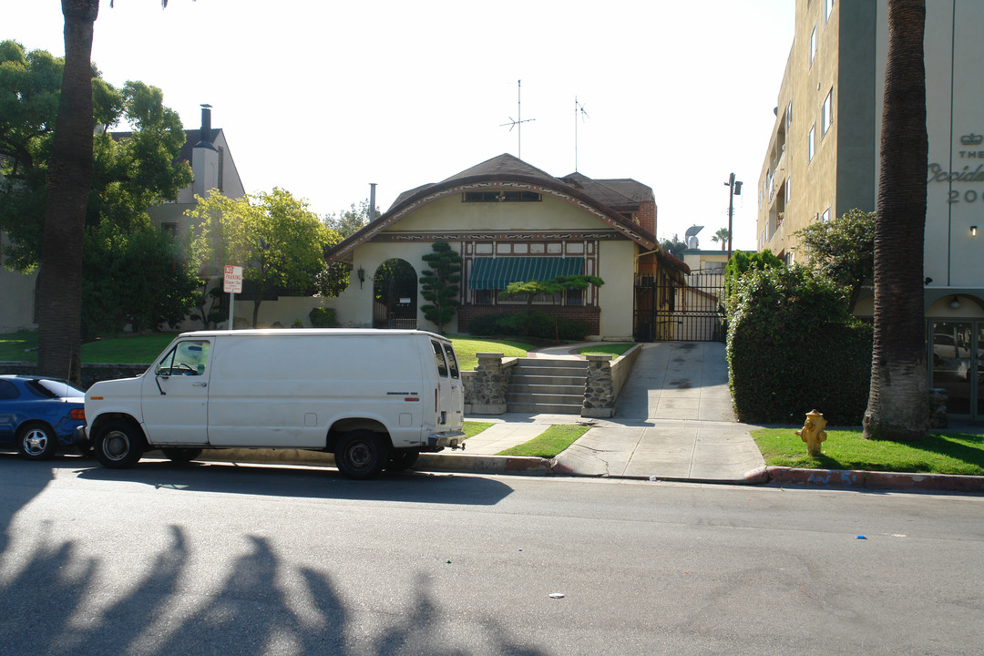 160 S Occidental Blvd in Los Angeles, CA - Building Photo