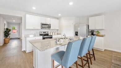 1946 Tree Swallow Dr in Tallahassee, FL - Building Photo - Building Photo