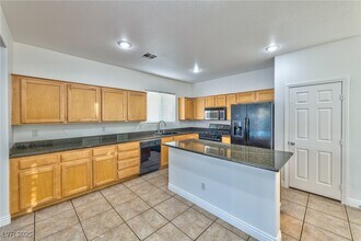 1460 Herring Run Ave in Las Vegas, NV - Building Photo - Building Photo
