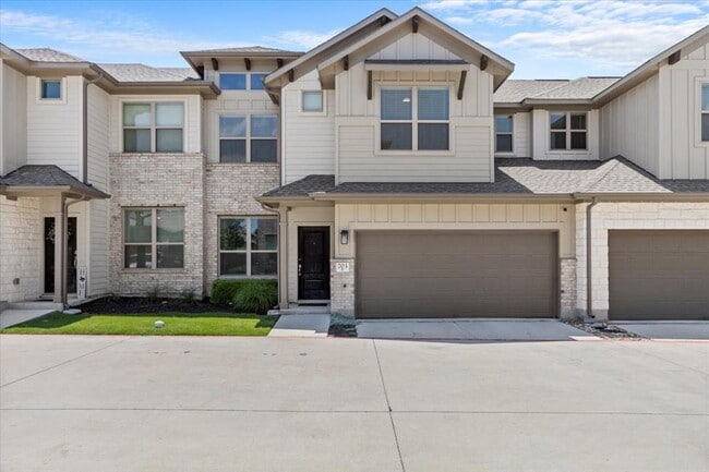 property at 2500 Forest Creek Dr