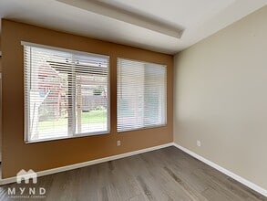 2040 Fenmore Way in Sacramento, CA - Building Photo - Building Photo
