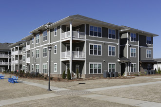 Abberly Market Point Apartment Homes in Greenville, SC - Foto de edificio - Building Photo
