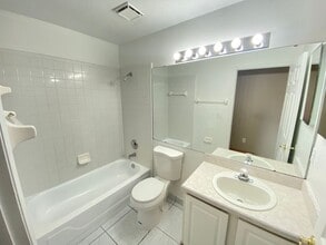 3310 Crystal Creek Blvd in Orlando, FL - Building Photo - Building Photo