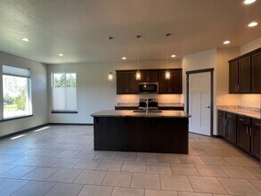 438 S Mason Ave in East Wenatchee, WA - Building Photo - Building Photo
