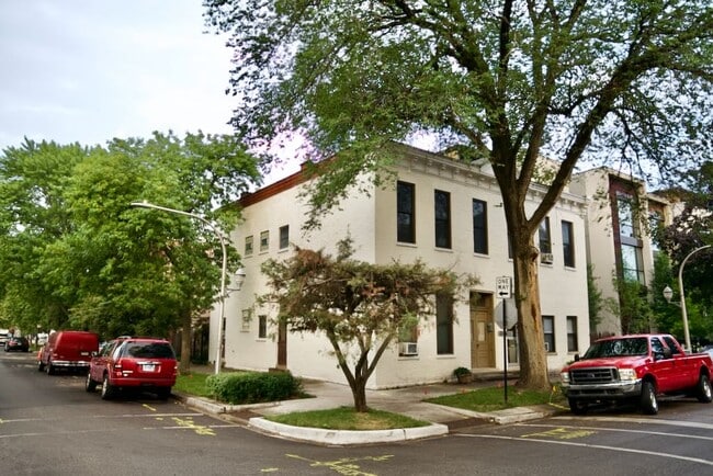 2825 W Shakespeare Ave, Unit K05J