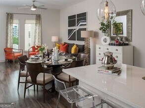 2144 Peachtree Rd NW, Unit 0424 in Atlanta, GA - Building Photo - Building Photo