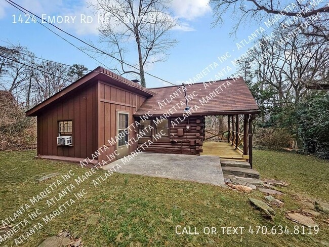 1424 Emory Rd NE in Atlanta, GA - Foto de edificio - Building Photo