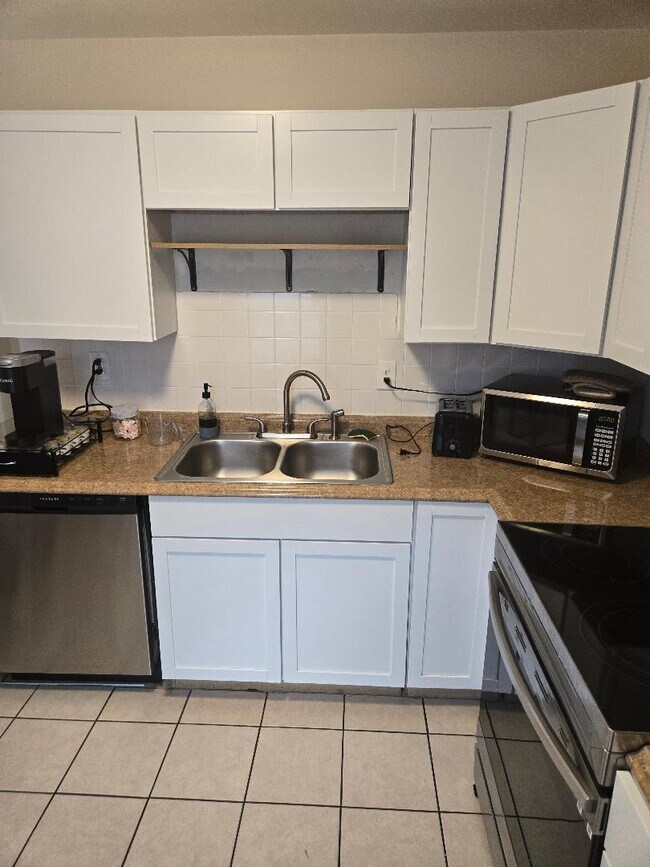 55 Rockland Ave, Unit 2