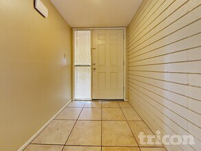 4127 W Mission Ln in Phoenix, AZ - Foto de edificio - Building Photo