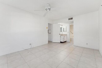 706 SE 2nd Ave, Unit 430 in Deerfield Beach, FL - Building Photo - Building Photo