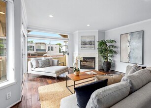 1074 Peachtree Walk NE in Atlanta, GA - Building Photo - Building Photo