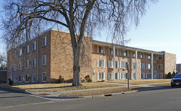 Country View Apartments in Savage, MN - Foto de edificio - Building Photo