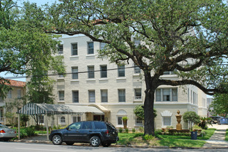 3701 Canal St in New Orleans, LA - Foto de edificio - Building Photo