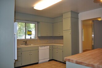 786 Portal Drive in Chico, CA - Building Photo - Building Photo