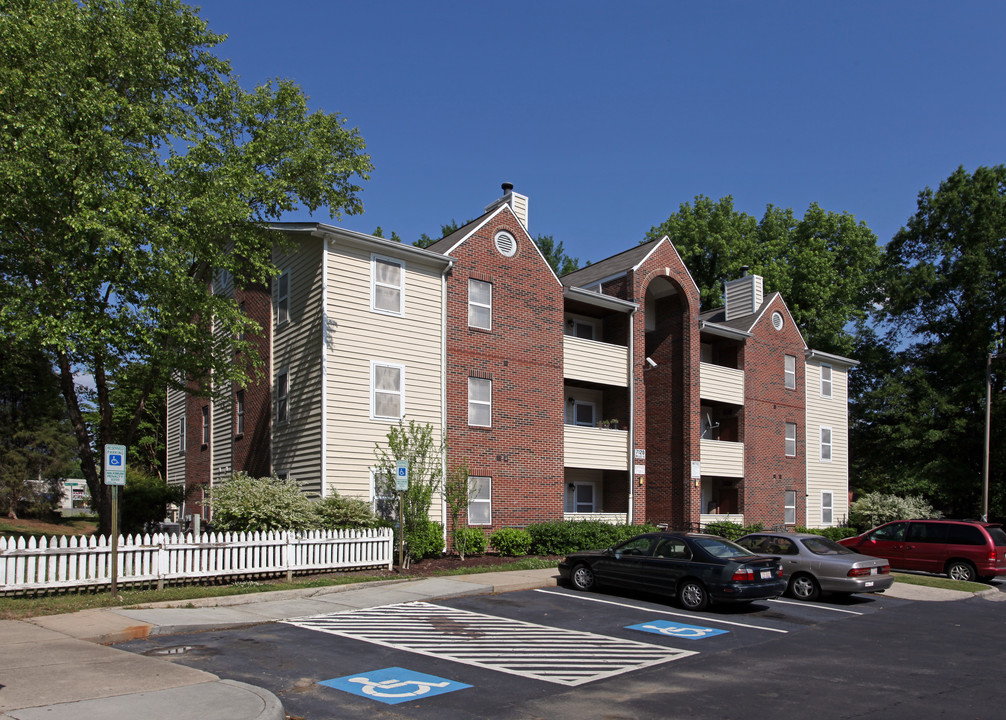 Wallace Woods Apartments in Charlotte, NC - Building Photo