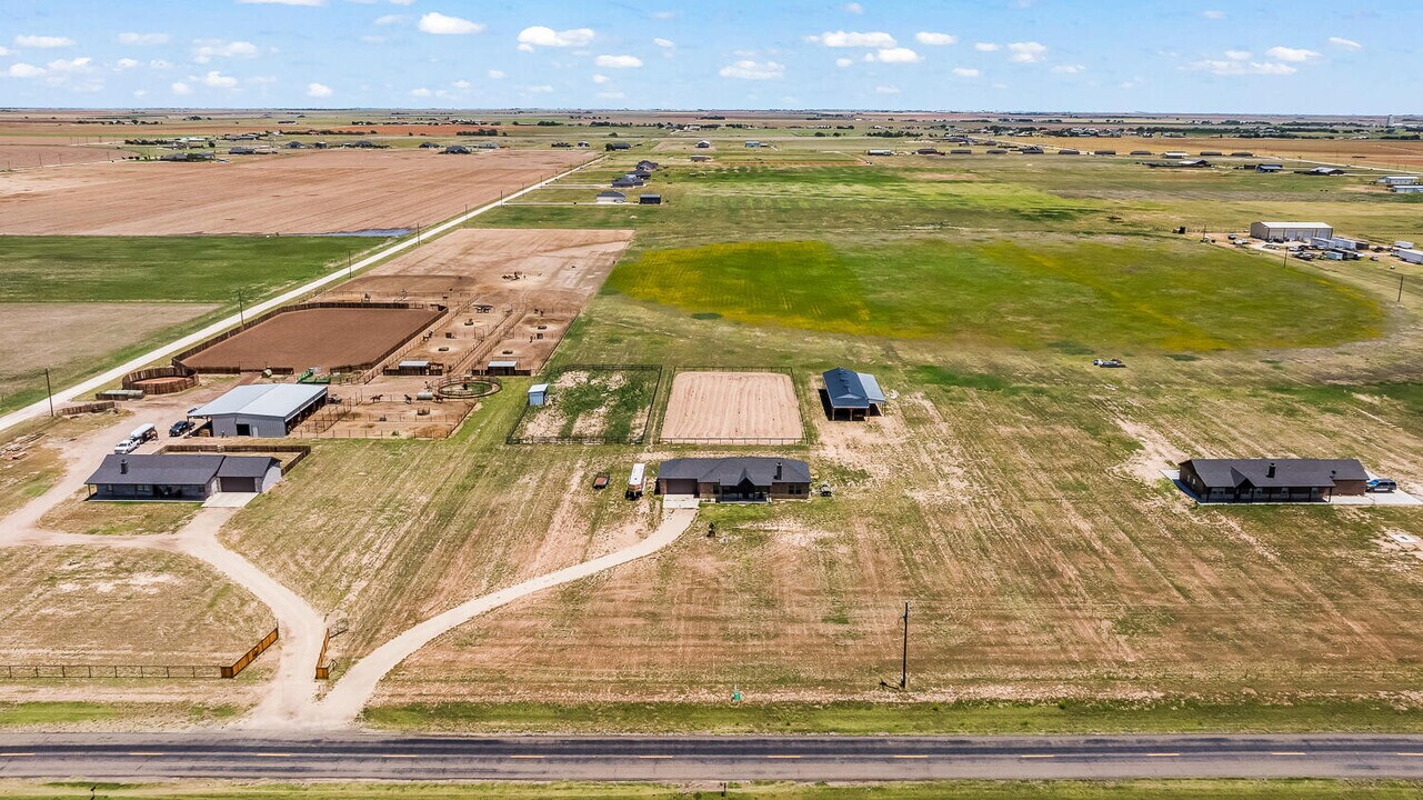 9410 N Farm to Market Rd 1729 in Idalou, TX - Building Photo