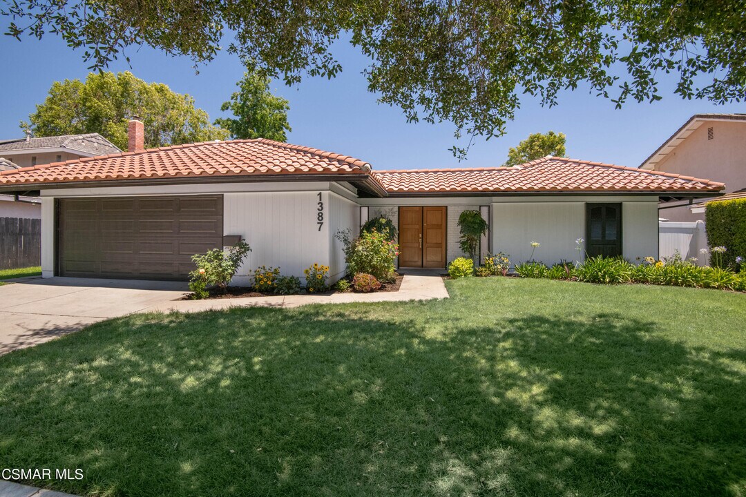 1387 Breckford Ct in Westlake Village, CA - Building Photo