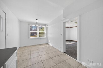 6 Farm Ln in Roosevelt, NJ - Building Photo - Building Photo