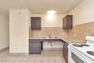 6607 Brittmoore Rd in Houston, TX - Building Photo - Building Photo