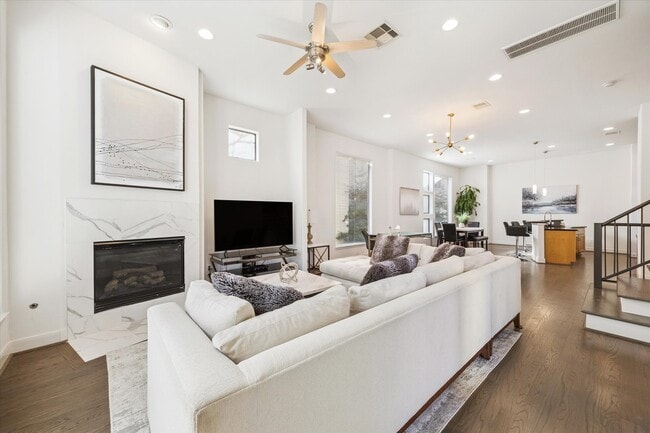 property at 902 Roy St