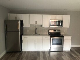 623 Unruh Ave, Unit B110