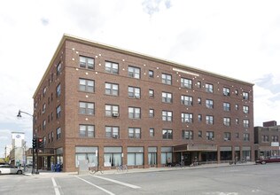 Graver Inn Apartments in Fargo, ND - Building Photo - Building Photo