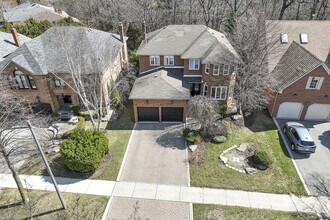 3940 Rolling Valley Dr in Mississauga, ON - Building Photo - Building Photo