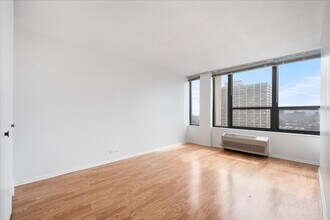 5100 N Marine Dr in Chicago, IL - Building Photo - Building Photo