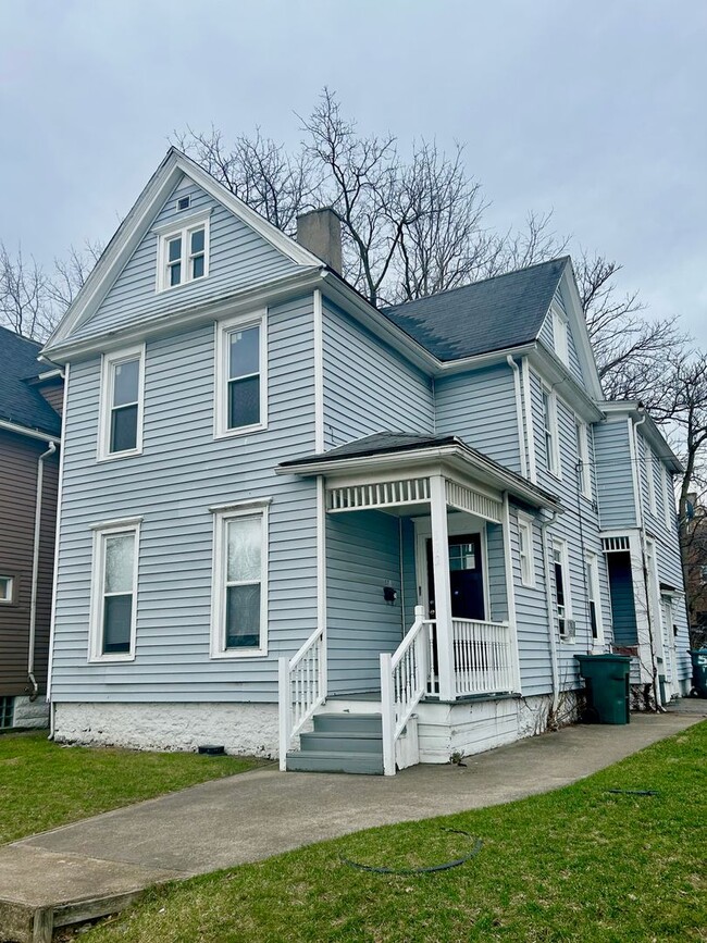 property at 572-574-574 Seward St