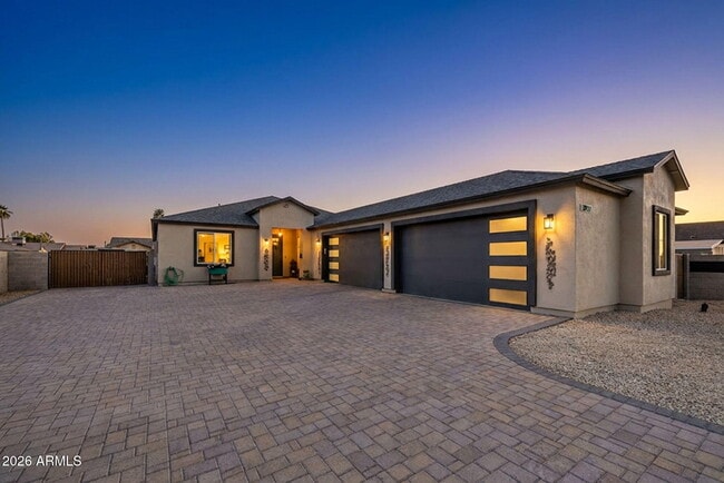 property at 3912 S Kyrene Rd