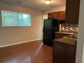 777 Jeb Stuart Dr in Jonesboro, GA - Building Photo - Building Photo