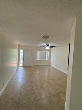 11400 NW 45th St in Coral Springs, FL - Foto de edificio - Building Photo