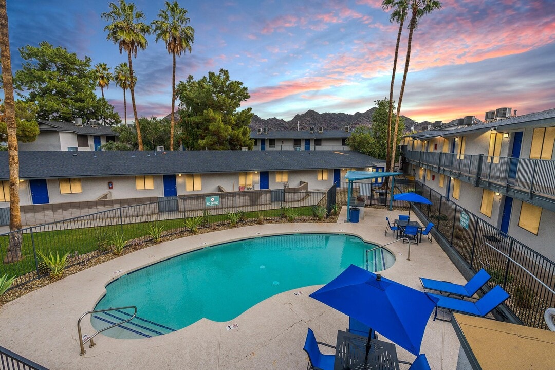 Montecito Apartments in Phoenix, AZ - Foto de edificio