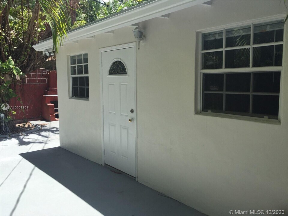3710 Charles Terrace-Unit -B in Miami, FL - Building Photo
