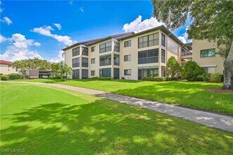 13011 Cross Creek Blvd in Ft. Myers, FL - Building Photo - Building Photo