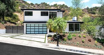 17163 Clemons Dr in Encino, CA - Building Photo