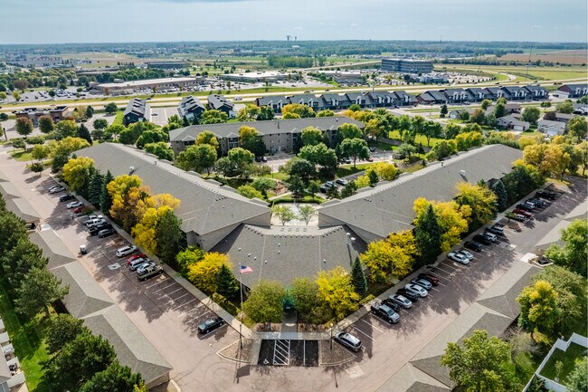 LEXINGTON ESTATES in Sioux Falls, SD - Foto de edificio - Building Photo