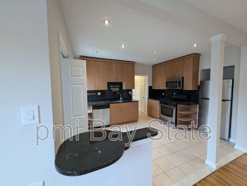 650 Metropolitan Ave in Boston, MA - Building Photo