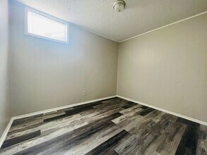 225 SE 121st Rd in Warrensburg, MO - Foto de edificio - Building Photo