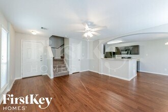 15411 Bammel Oaks Ct in Houston, TX - Foto de edificio - Building Photo