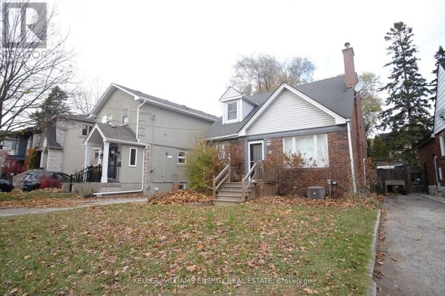 property at 8 Lynndale Rd