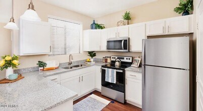 7850 W McDowell Rd, Unit 2 in Phoenix, AZ - Foto de edificio - Building Photo