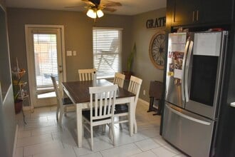 1814 Mustang Island Dr in Laredo, TX - Building Photo - Building Photo