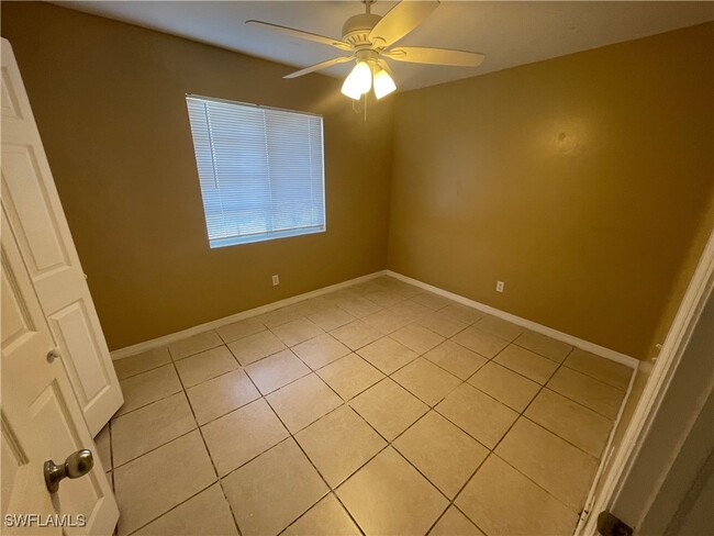 7064 Tide Cir in La Belle, FL - Foto de edificio - Building Photo