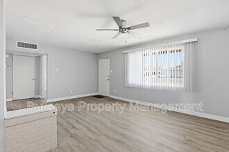 1102 N 28th Pl in Phoenix, AZ - Building Photo - Building Photo