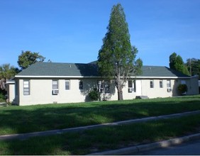 315 Ridge Manor Dr in Lake Wales, FL - Foto de edificio - Building Photo