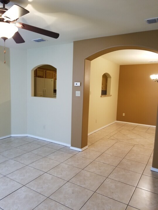 20413 Oak Hollow Ln in Harlingen, TX - Building Photo
