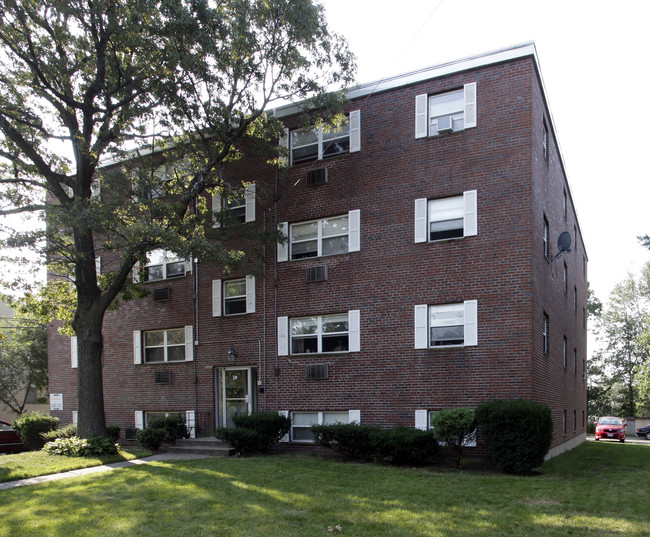 100 Quarry St in Quincy, MA - Foto de edificio - Building Photo