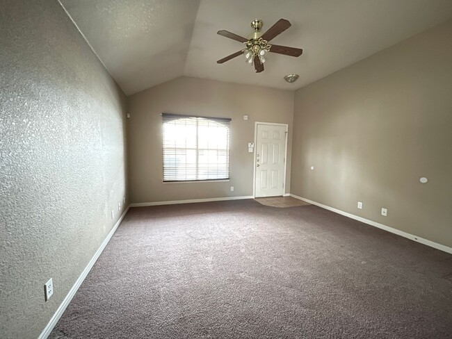 4702 John David Dr in Killeen, TX - Building Photo - Building Photo